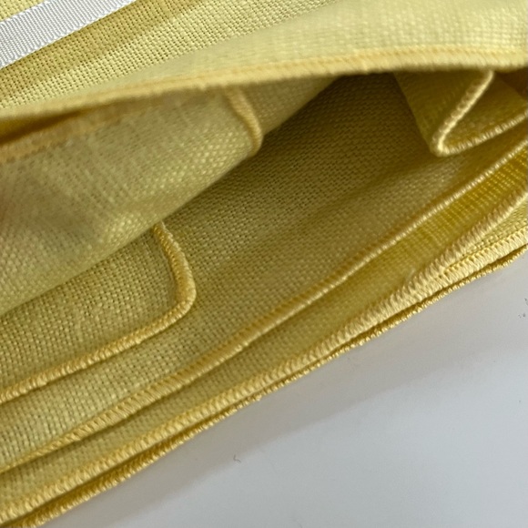Fine IRISH LINEN Tablecloth - butter YELLOW - Picture 3 of 4